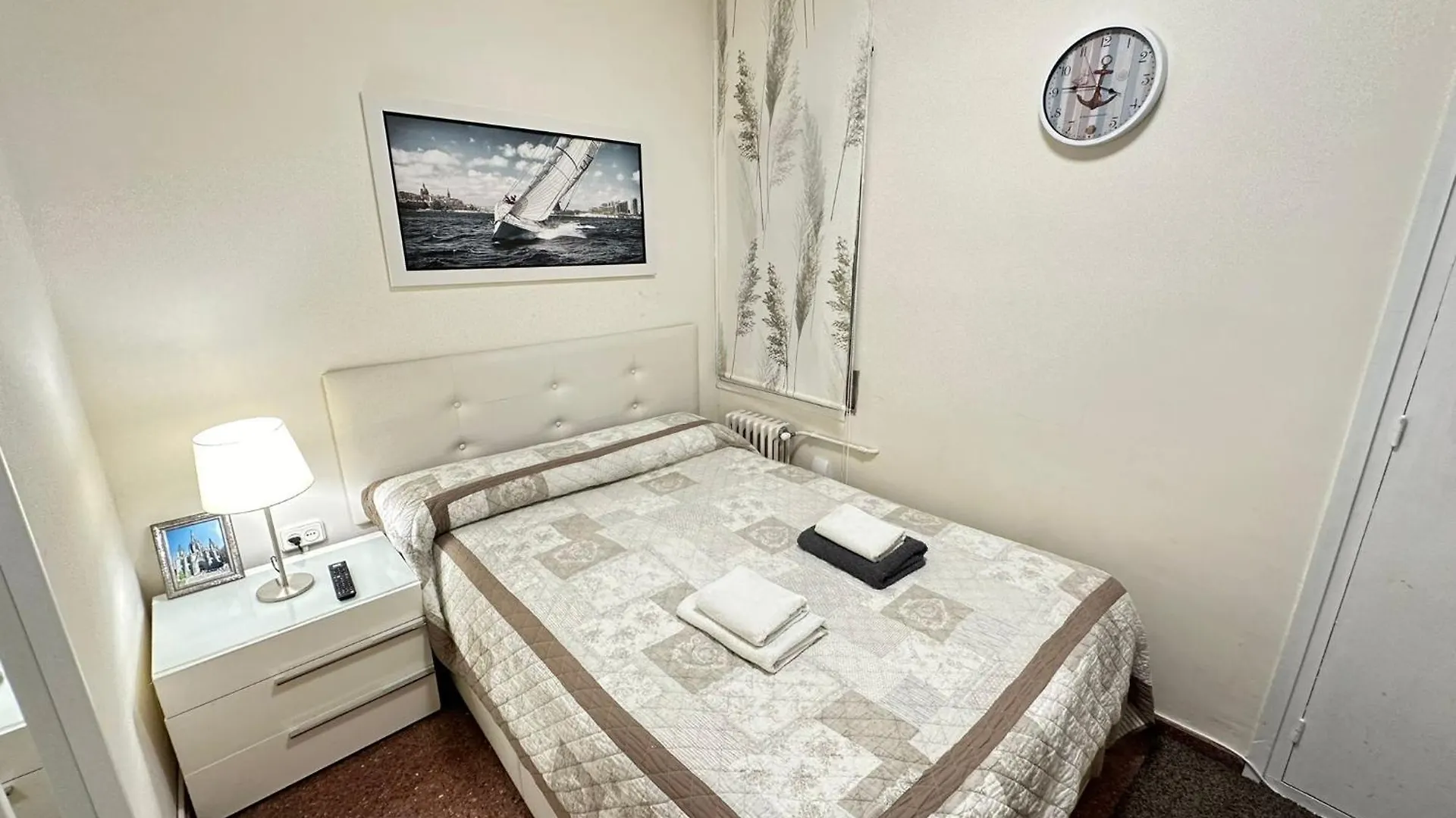 Habitaciones Viladomat Barcelona Spain