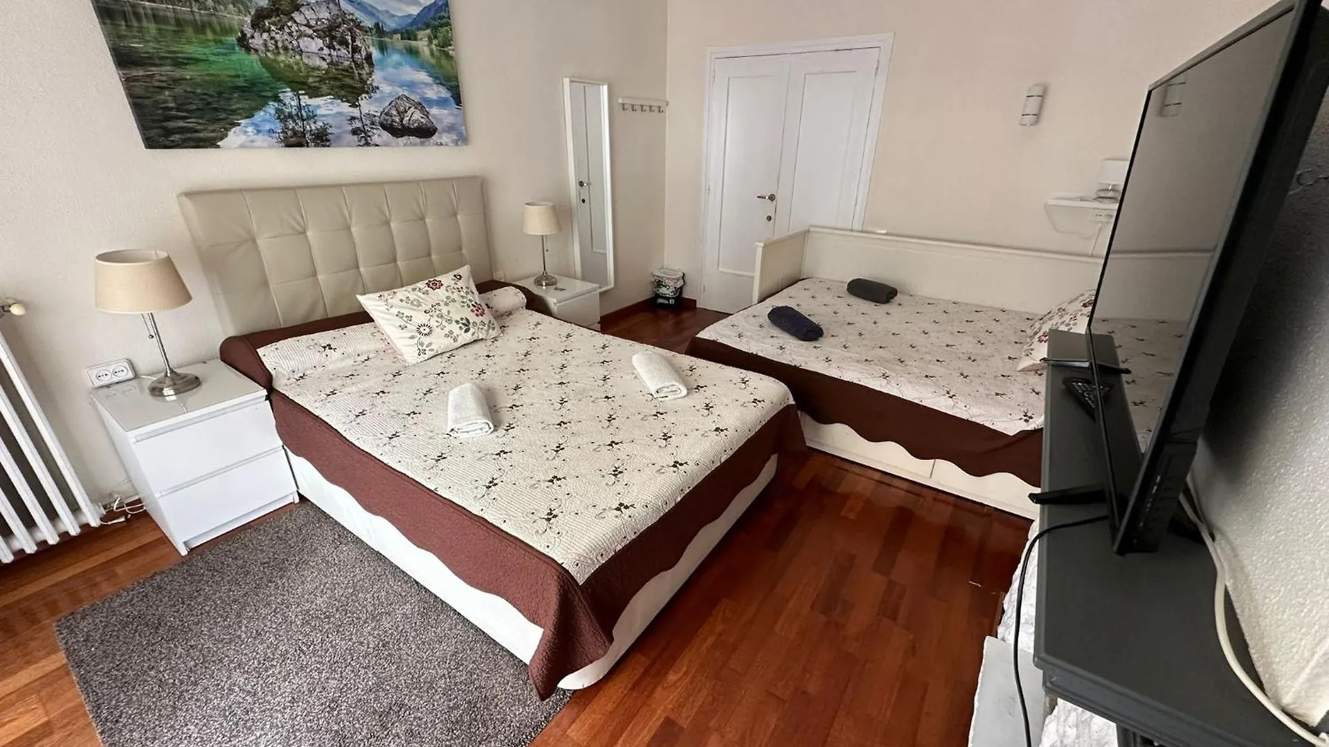 Habitaciones Viladomat Barcelona Bed & Breakfast