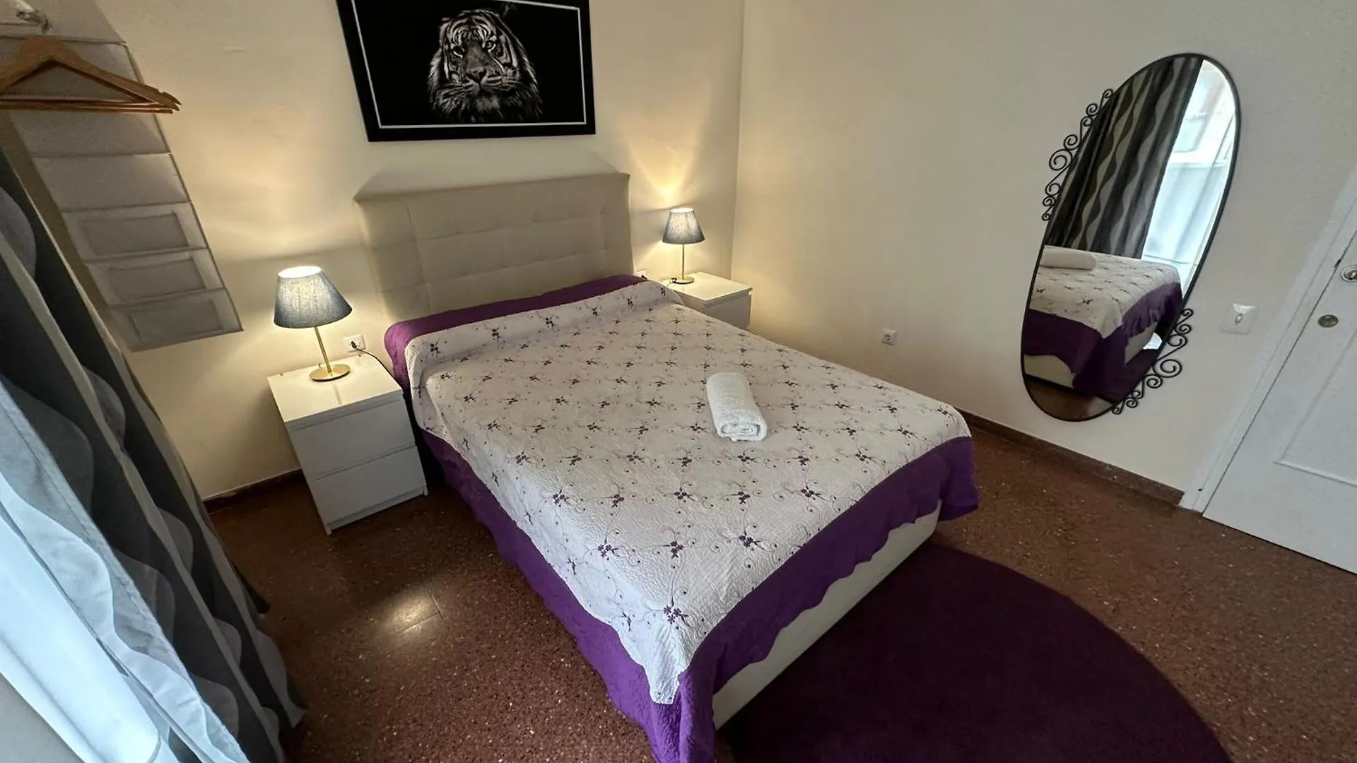 Bed & Breakfast Habitaciones Viladomat Barcelona Spain