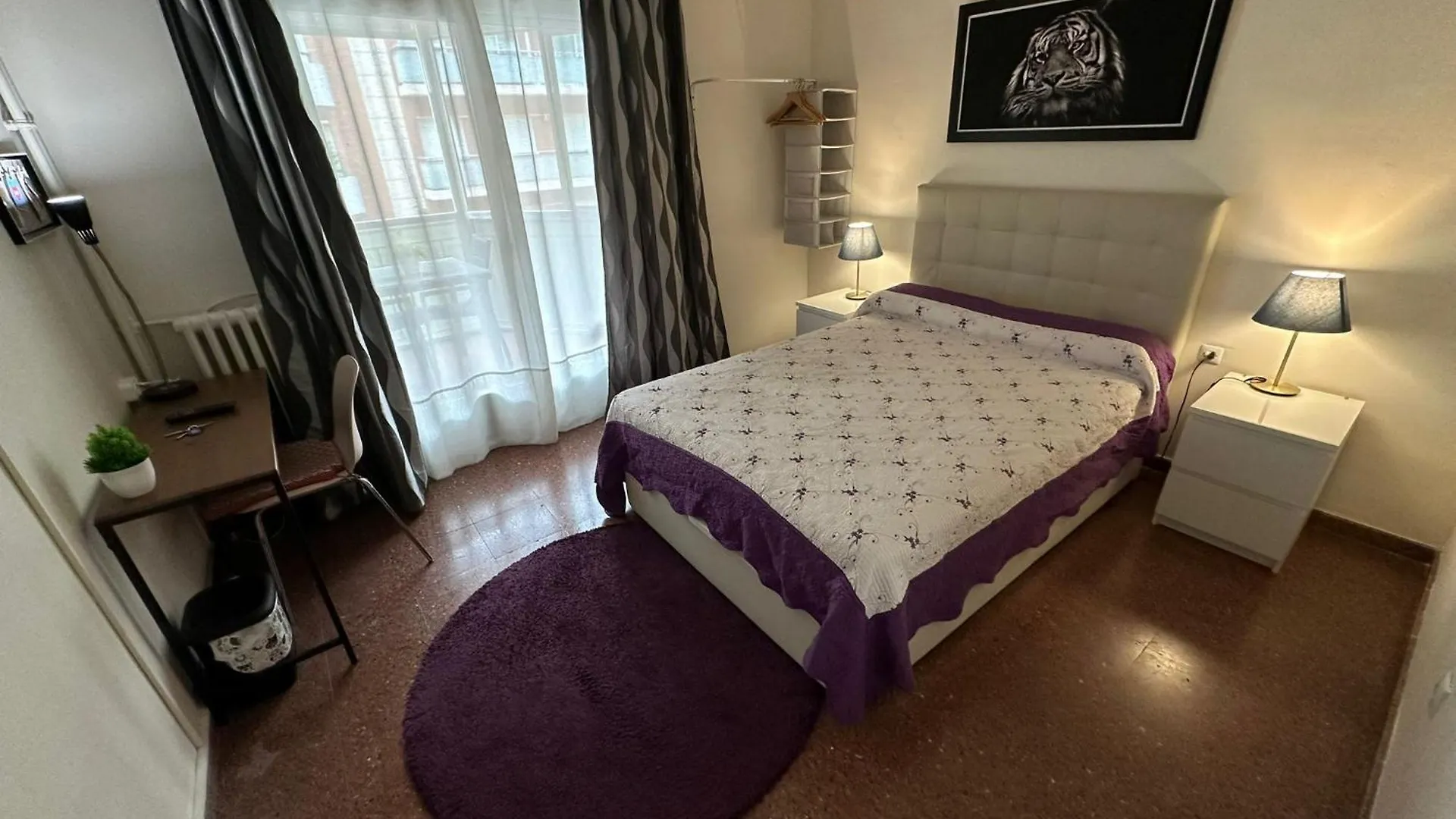 Habitaciones Viladomat Barcelona Spain